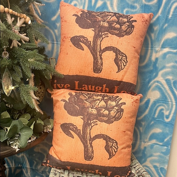 n/a Other - Floral Accent Pillow Set - Orange and Black